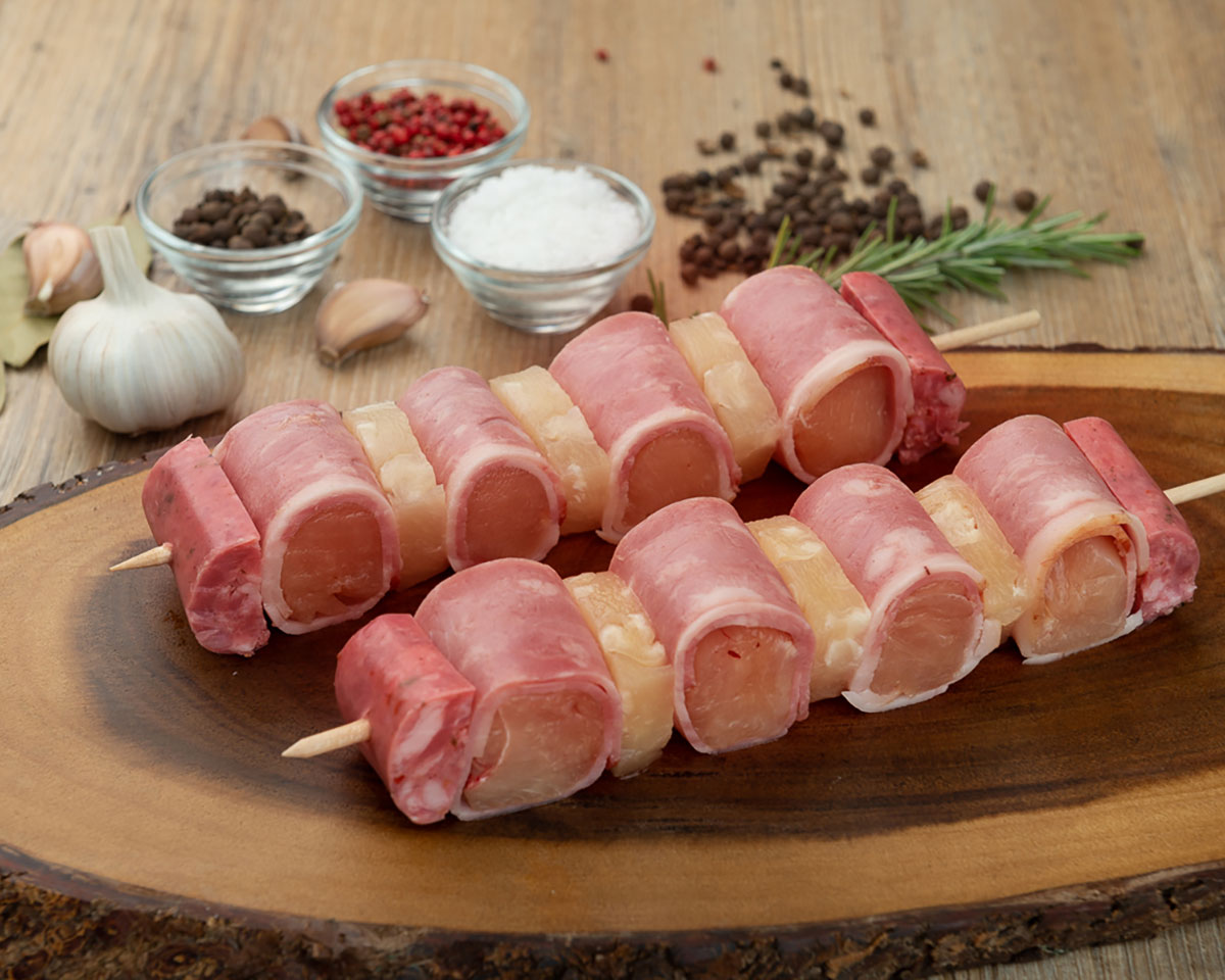 Espetada de Frango com Bacon, Ananás e salsicha Toscana
